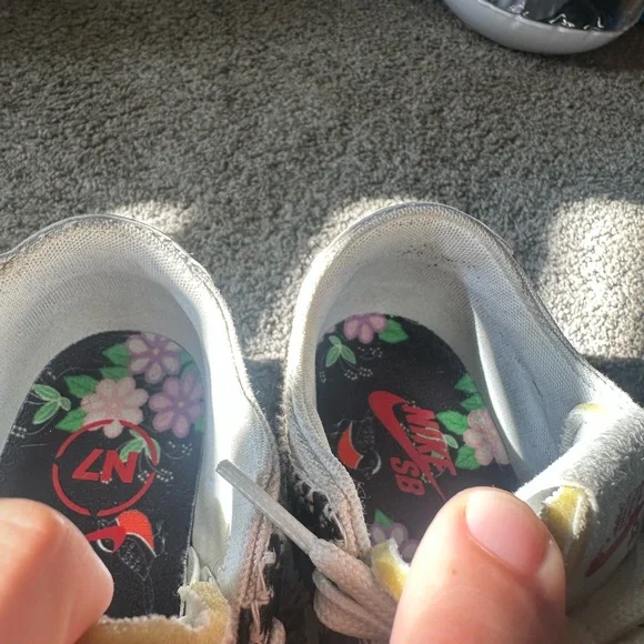 Nike N7 SB DUNK Floral Embroidered Sneakers - Black and White M5/W6.5 - Picture 10 of 10